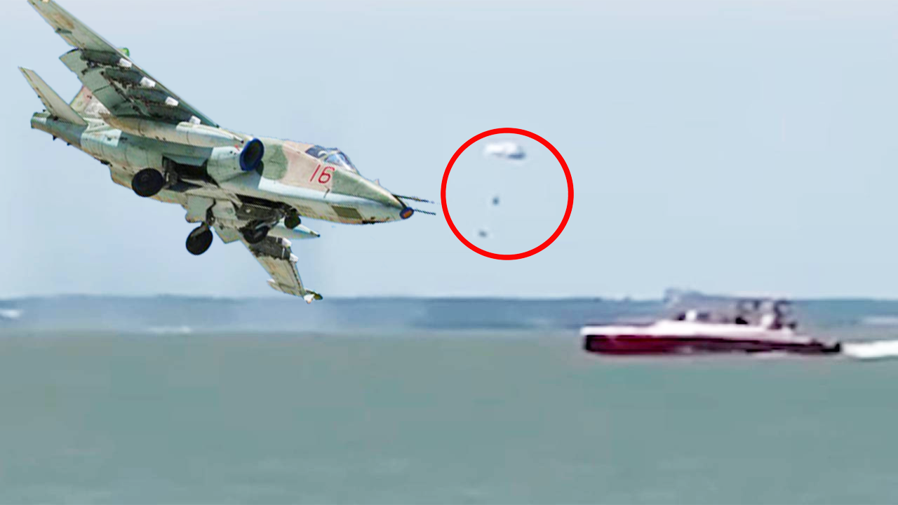 “ВєчногоПольота”: російський Су-25 на очах у “курортників” гепнувся у море – пілот вже у Кобзона